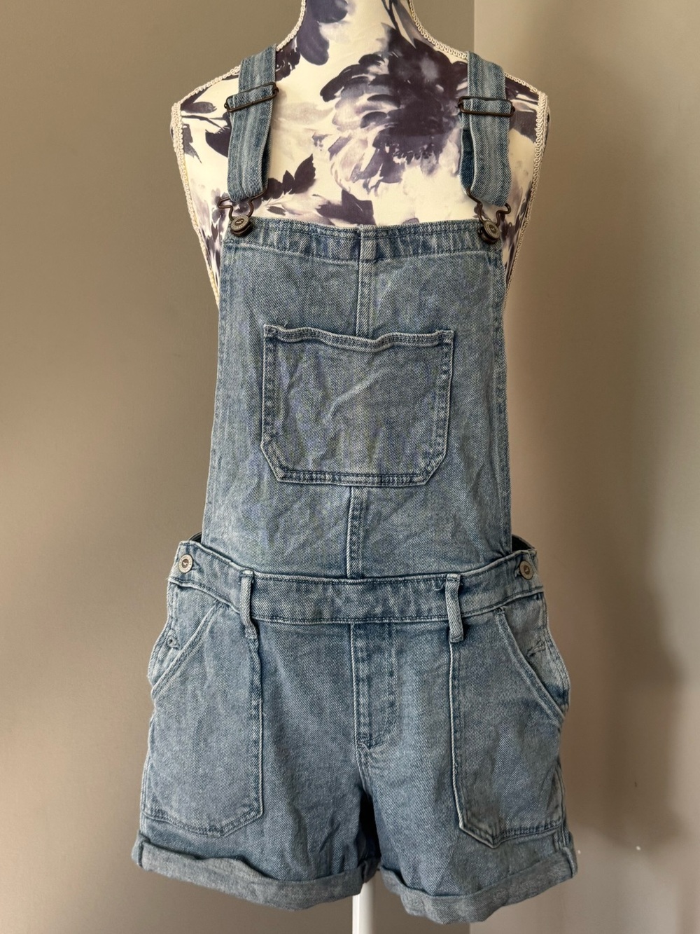 Hollister Boyfriend Denim Short Overalls With Embroidered Floral Patch